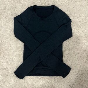 Lululemon Women's Dark Navy Long Sleeve Swiftly Tech